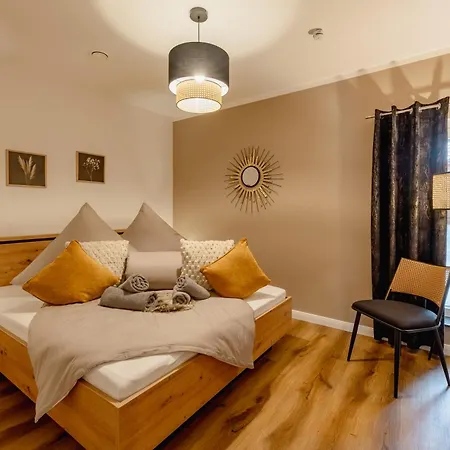 Huenzinger Dorfschmiede Lägenhet *