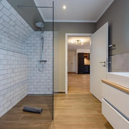 Huenzinger Dorfschmiede Lägenhet *