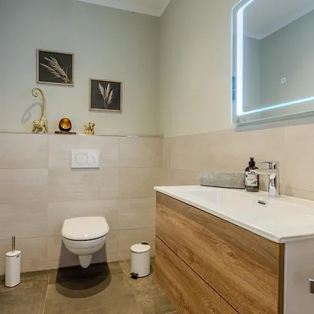 Huenzinger Dorfschmiede Lägenhet *